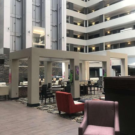 Ramada By Wyndham Southfield Hotell Eksteriør bilde