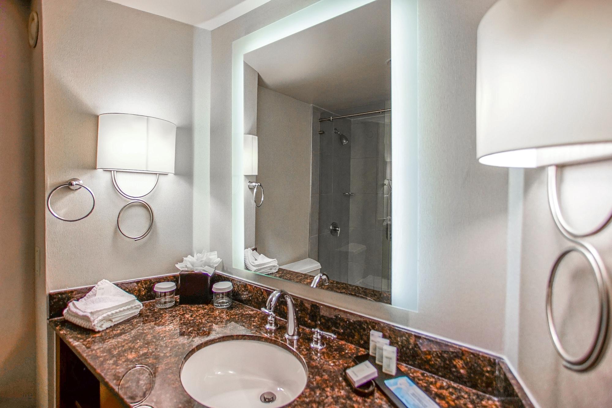 Ramada By Wyndham Southfield Hotell Eksteriør bilde