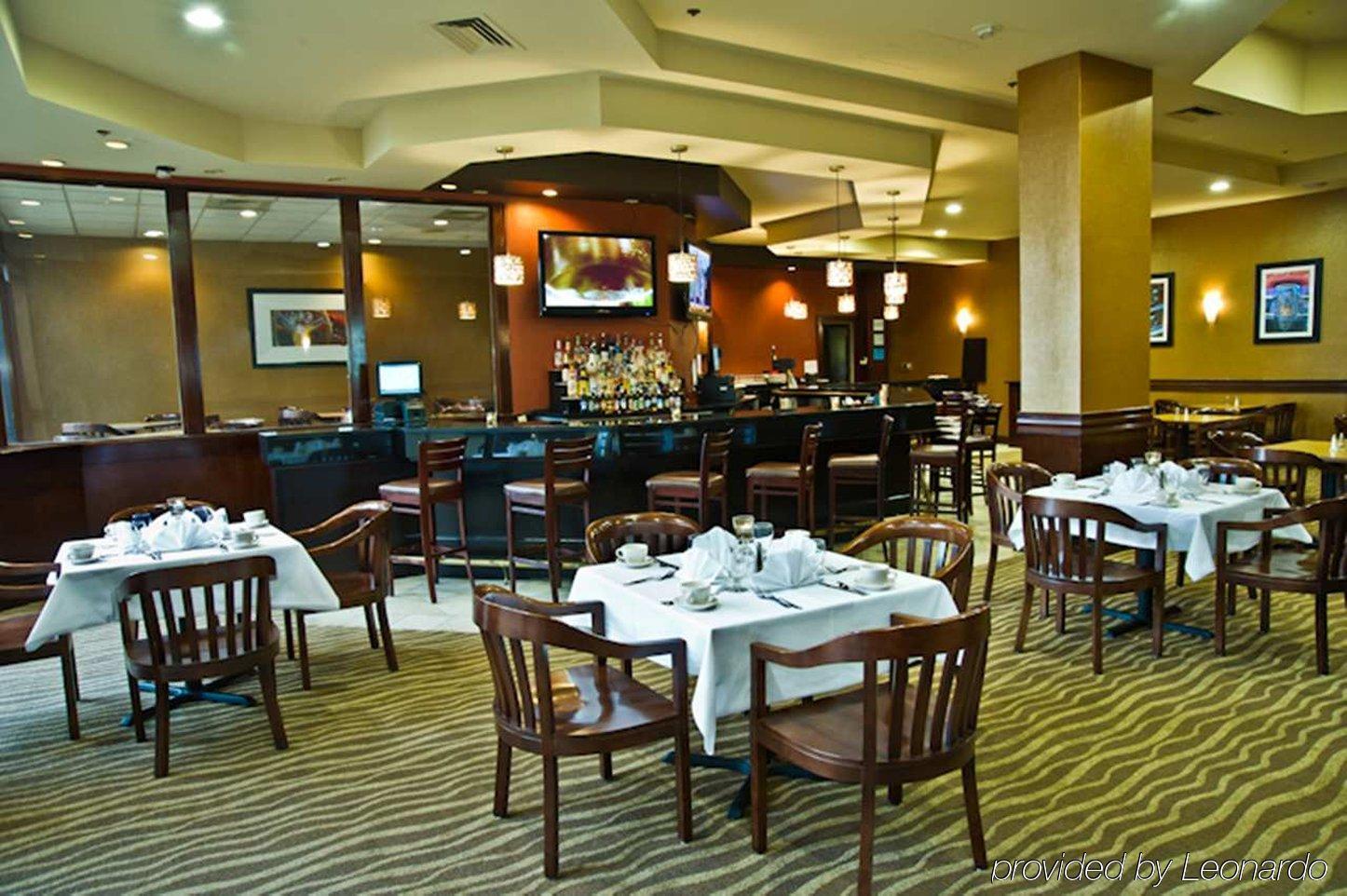 Ramada By Wyndham Southfield Hotell Restaurant bilde