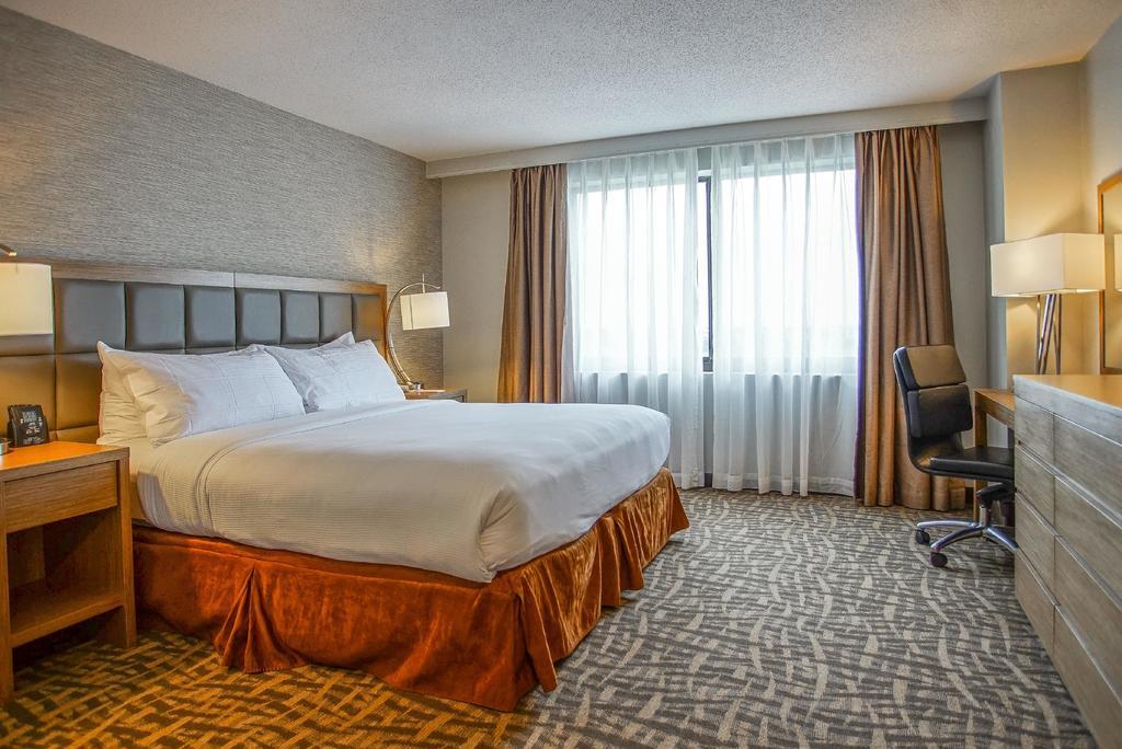 Ramada By Wyndham Southfield Hotell Eksteriør bilde