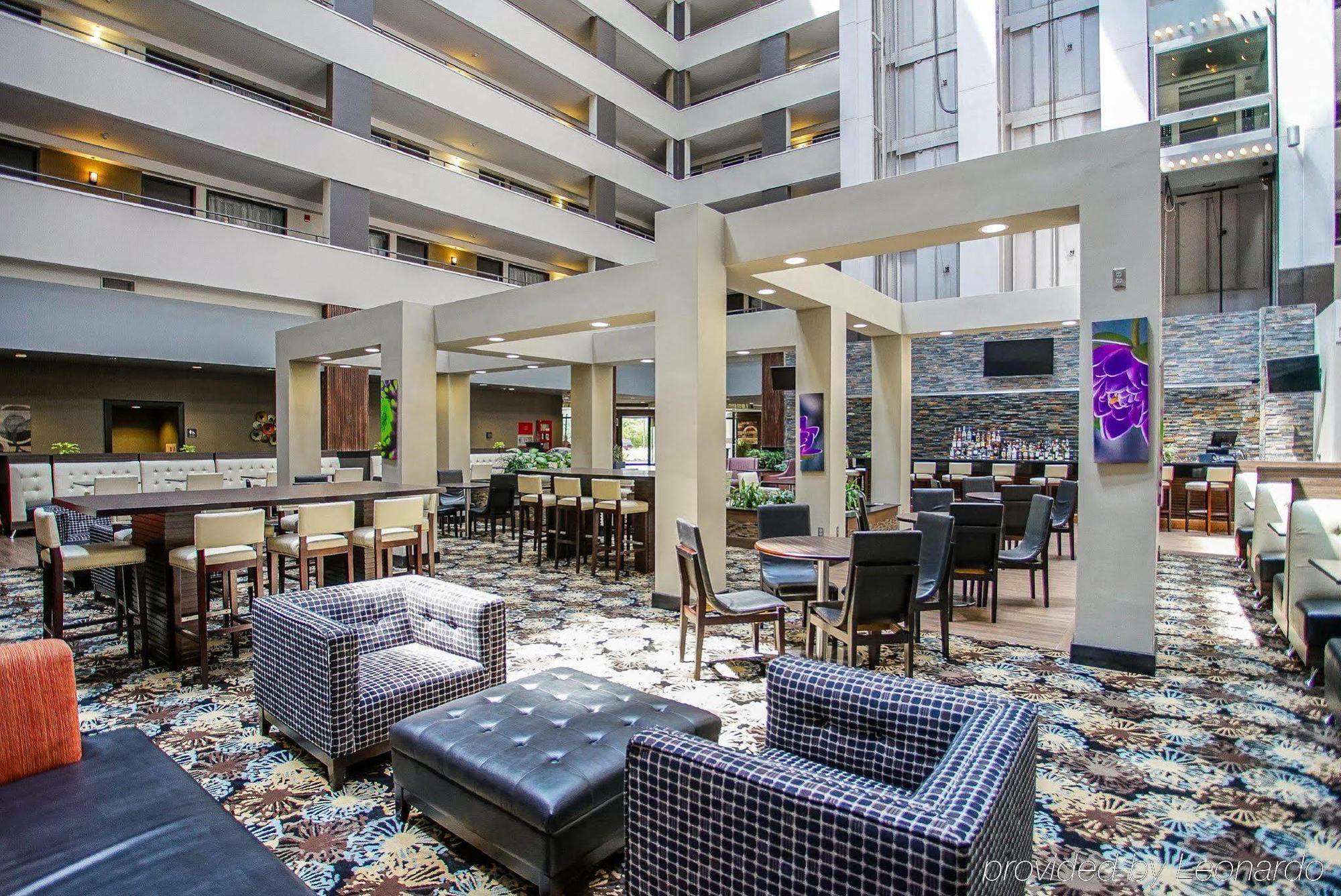 Ramada By Wyndham Southfield Hotell Eksteriør bilde