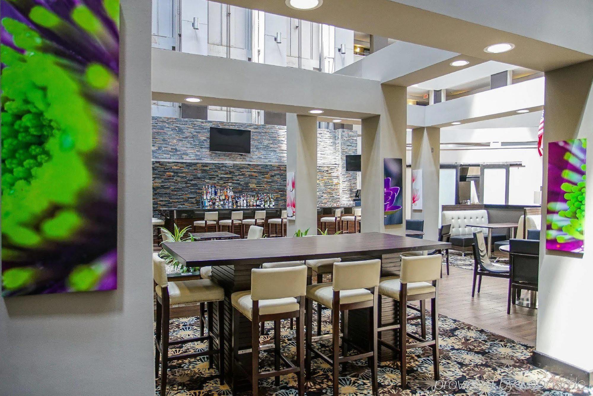 Ramada By Wyndham Southfield Hotell Eksteriør bilde
