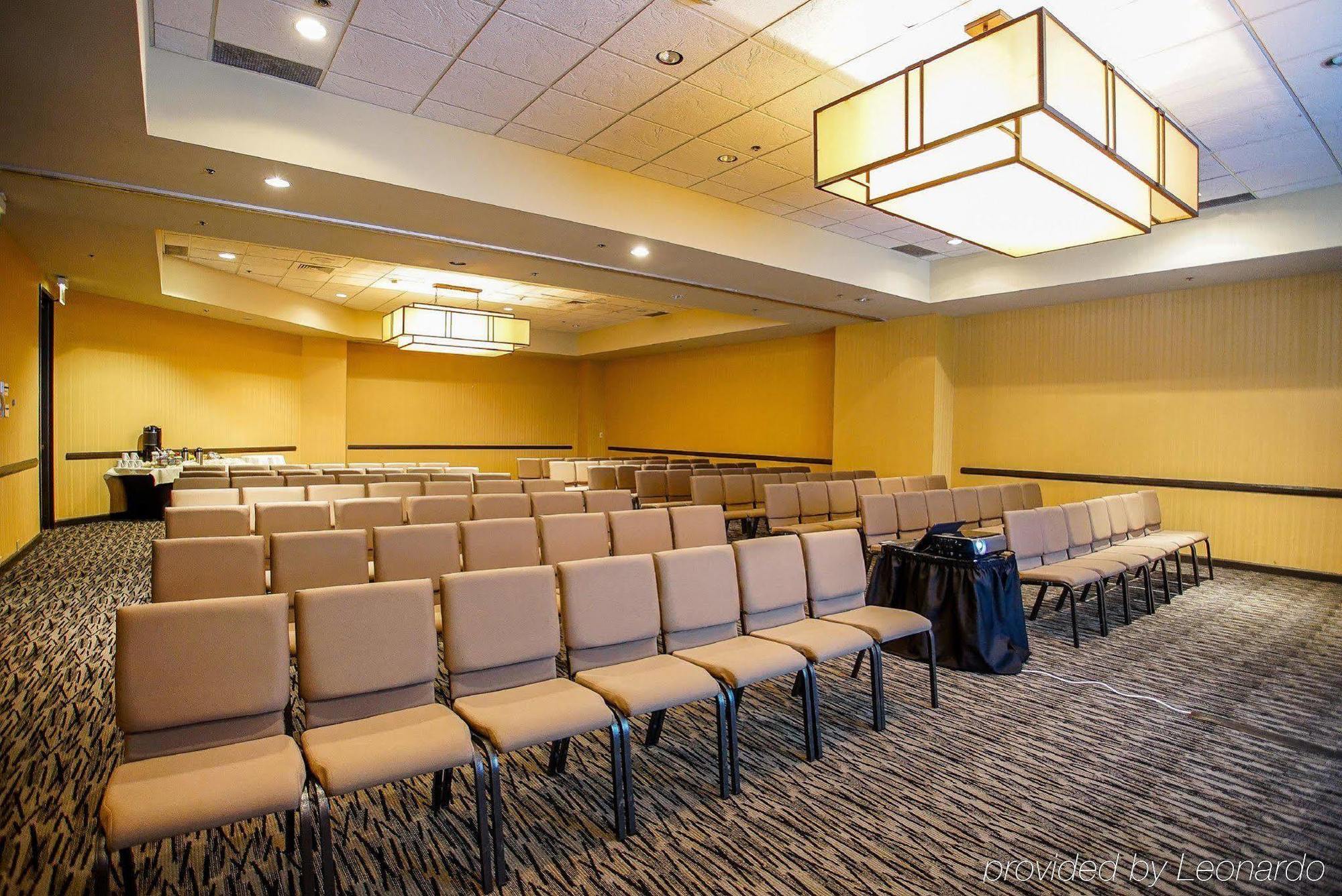 Ramada By Wyndham Southfield Hotell Eksteriør bilde