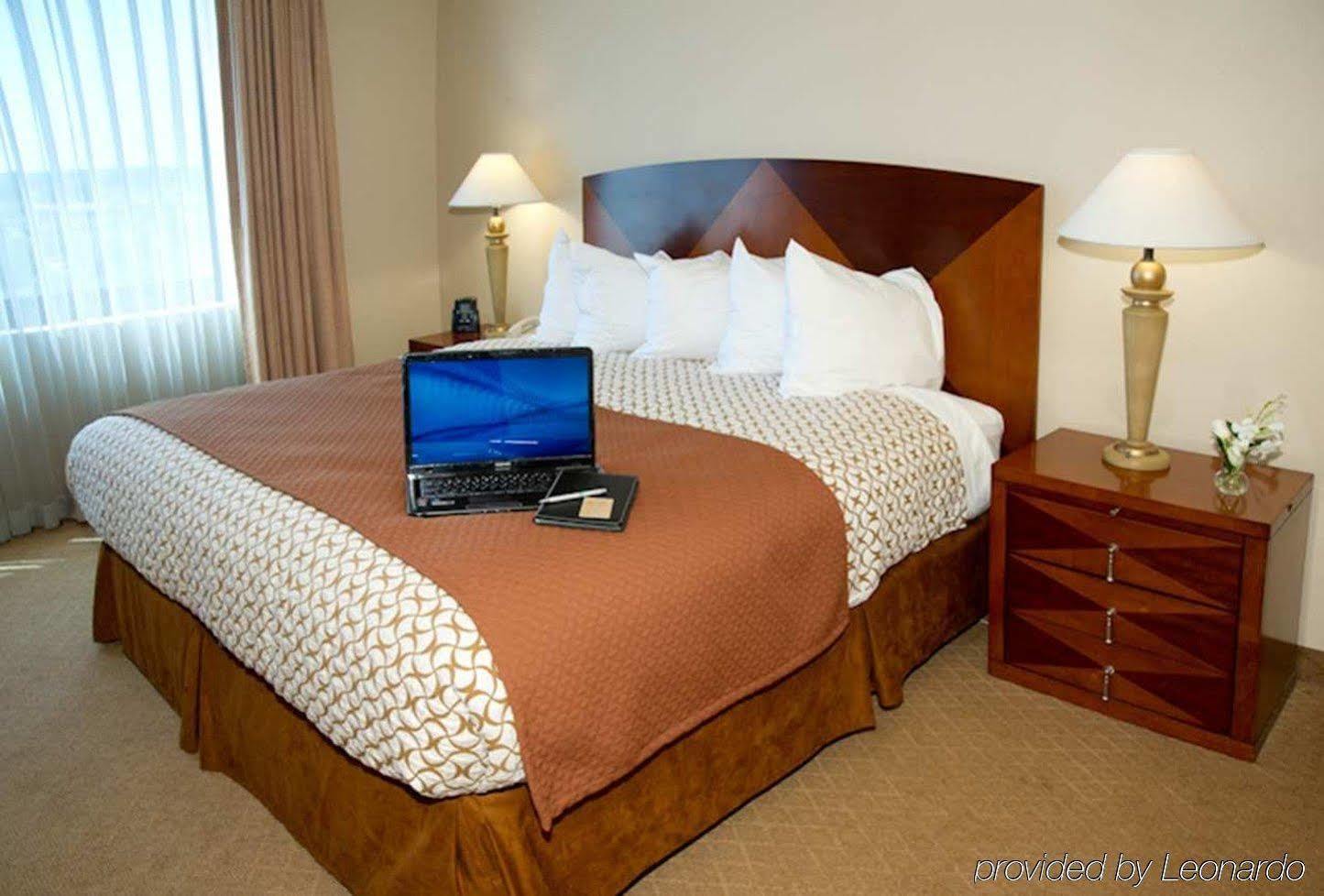 Ramada By Wyndham Southfield Hotell Eksteriør bilde