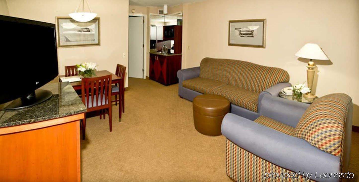 Ramada By Wyndham Southfield Hotell Eksteriør bilde